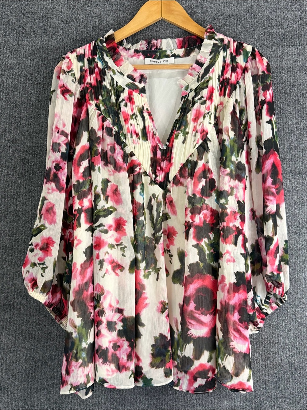 Rose + Olive Womens 2X Floral Top Long Sleeve V Neck Office Casual Feminine
